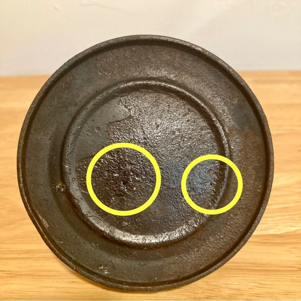 Vintage oil can
